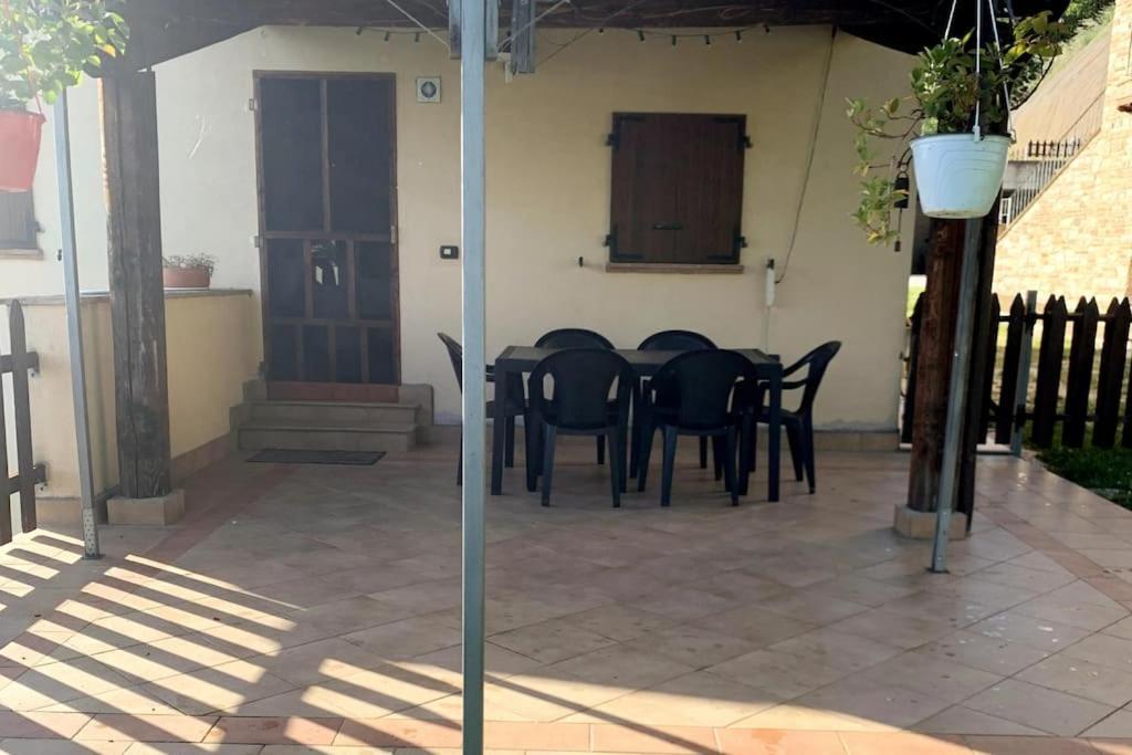 Villa Colferraio 23 Dove L'Accoglienza E Di Casa! Matelica Exterior foto